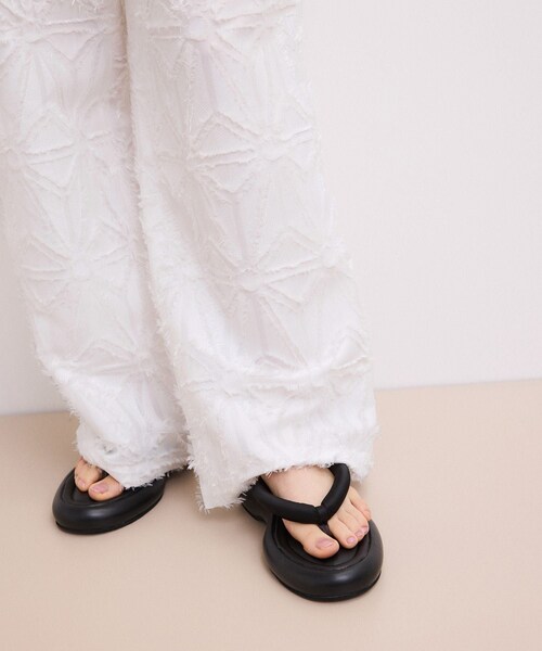 ADAM ET ROPE'(アダムエロペ)の「【WEB限定】フリンジジャガードパンツ(その他パンツ・レディース・ブラック/ホワイト/ダークブラウン系・36/38)」の20枚目の写真
