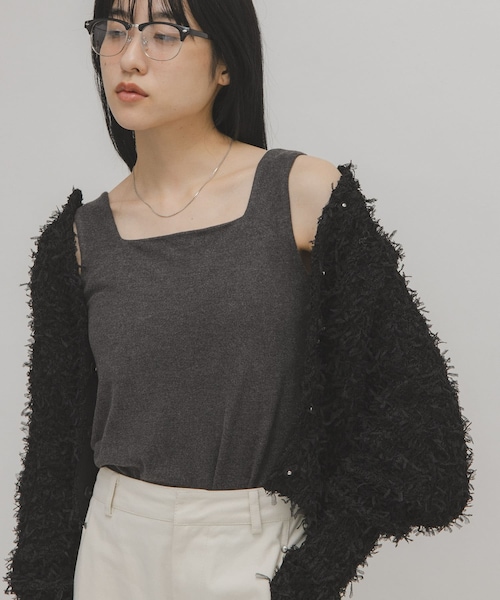 KBF（ケイビーエフ）の「ピーチスキン2WAYタンクトップ（タンクトップ・レディース・OFF/CHARCOAL/BLACK・One）」の3枚目の写真