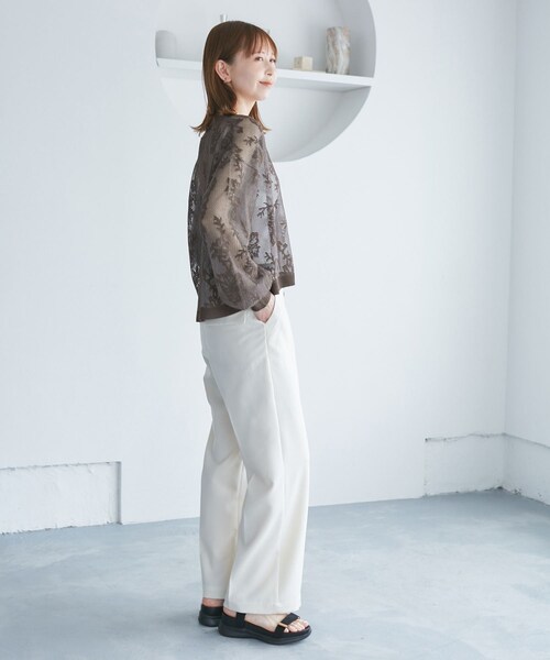 ROPE' PICNIC（ロペピクニック）の「透かし編み花柄Vネックカーディガン（カーディガン/ボレロ・レディース・オフホワイト/ブラウン/ブルー系/カラシ・38）」の13枚目の写真