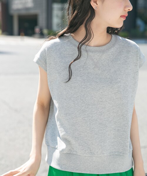 ITEMS URBANRESEARCH（アイテムズ アーバンリサーチ）の「裏毛ノースリーブベスト（ベスト・レディース・OFF/GRY/GRN・FREE）」の2枚目の写真