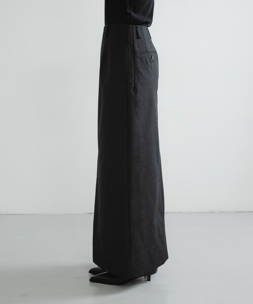 URBAN RESEARCH（アーバンリサーチ）の「new basic　BRADFORD WOOL SKIRT（スカート・レディース・BLACK/BROWN・36/38/40）」の11枚目の写真