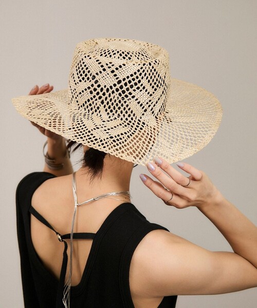 ADAM ET ROPE'（アダムエロペ）の「【chisaki】WONDER FULL LIFE × chisaki Natural grass（ハット・レディース・キナリ・F）」の7枚目の写真