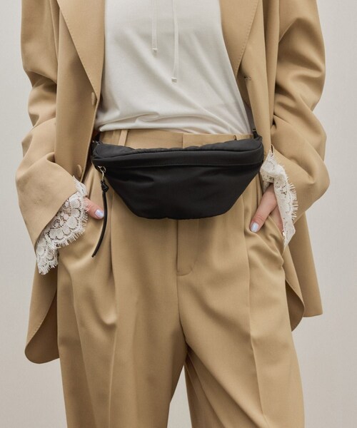 ADAM ET ROPE'（アダムエロペ）の「ミニボディーバッグ/撥水（ボディバッグ/ウエストポーチ・レディース・ブラック・F）」の5枚目の写真