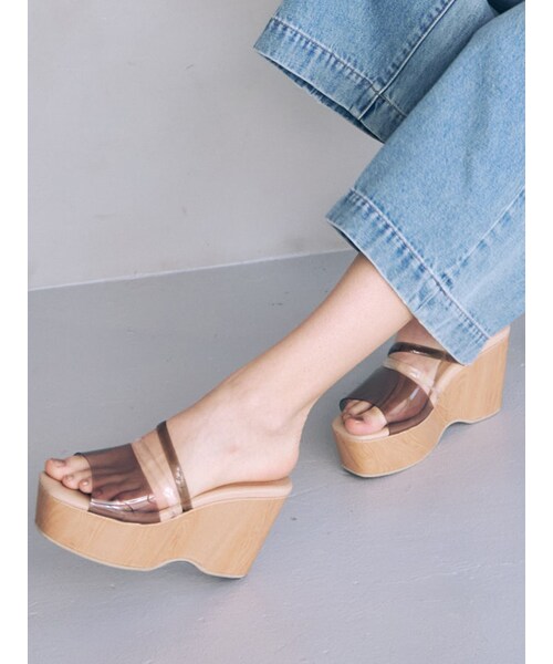MERCURYDUO（マーキュリーデュオ）の「ウッド調クリアチューブウェッジサンダル（サンダル・レディース・ブラック/クリア/ブラウン/グレー・36/38）」の12枚目の写真