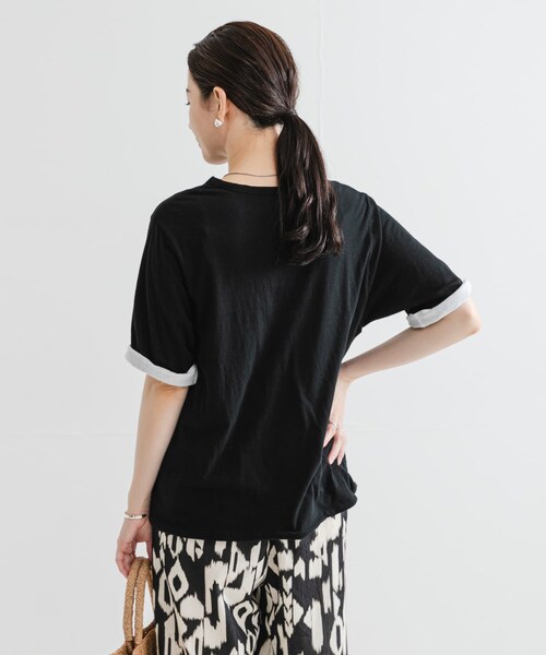 URBAN RESEARCH(アーバンリサーチ)の「リバーシブルTシャツ(Tシャツ/カットソー・レディース・RED×BEIGE/KHAKI×WHT/BLACK×OFF・FREE)」の9枚目の写真