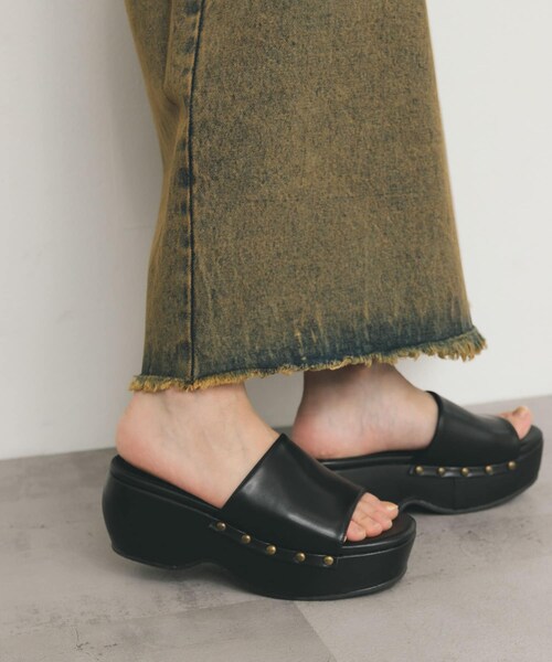 KBF（ケイビーエフ）の「スタッズサボサンダル（サンダル・レディース・BROWN/BLACK・37/38）」の15枚目の写真