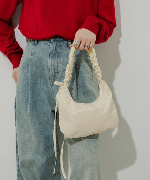 SMELLY（スメリー）の「ギャザーワンハンドルバッグ（ハンドバッグ・レディース・RED/IVO/BLK・-）」の8枚目の写真