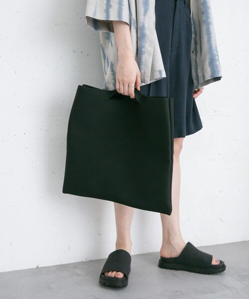 KBF（ケイビーエフ）の「スクエアニットBAG（ハンドバッグ・レディース・BLACK/YELLOW/BEIGE・one）」の4枚目の写真