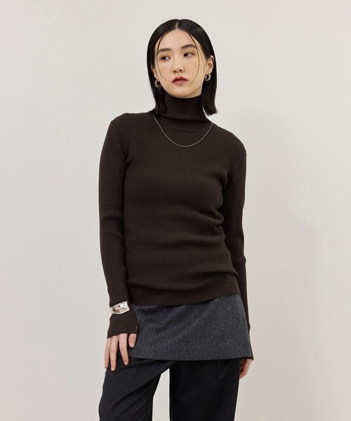 ADAM ET ROPE'(アダムエロペ)の「【WEB限定】・【定番】エコベロRIBタートル(ニット/セーター・レディース・ブラック/オフホワイト/ダークブラウン/ブルー系/レッド・F)」の3枚目の写真