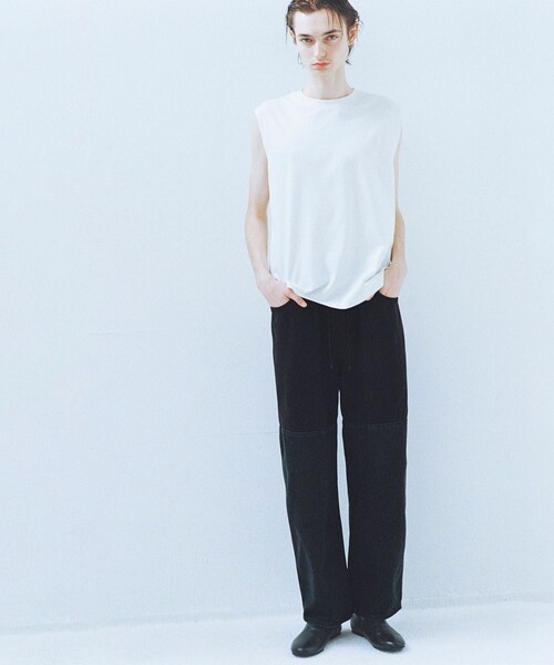 ADAM ET ROPE'(アダムエロペ)の「【公式サイト限定】【AMOMENTO for ADAM ET ROPE'】 別注DRAWSTRING DENIM PANTS(デニムパンツ・メンズ・ブラック/チャコール/ベージュ/ブルー系・L/M)」の1枚目の写真