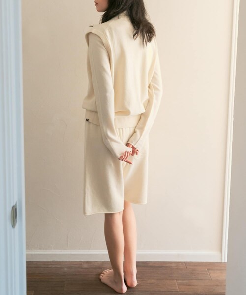 URBAN RESEARCH（アーバンリサーチ）の「Extreme Cashmere　spencer（ベスト・レディース・cream/raven/felt・-）」の14枚目の写真