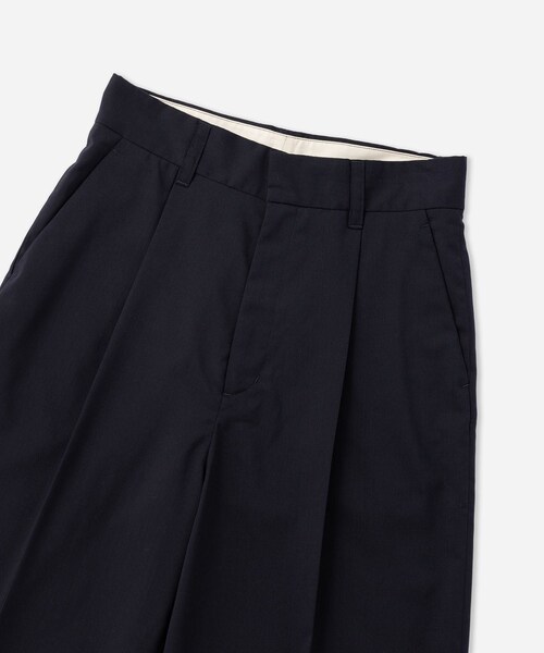 Saturdays NYC(サタデーズ ニューヨークシティ )の「Kim Pleated Shorts | WOMEN(その他パンツ・レディース・グレー/ネイビー・L/M/S)」の10枚目の写真