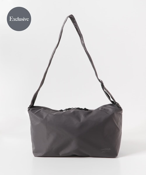 URBAN RESEARCH DOORS（アーバンリサーチドアーズ）の「『別注』YAKPAK×DOORS　SHOULDER BAG M（ショルダーバッグ・メンズ・BLACK/CHARCOAL/BROWN/WHITE・-）」の3枚目の写真