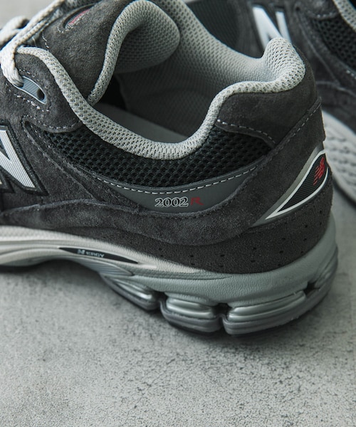 URBAN RESEARCH DOORS(アーバンリサーチドアーズ)の「NEW BALANCE U2002RA(スニーカー・メンズ・BLACK・26/26.5/27/27.5/28/28.5/29)」の4枚目の写真
