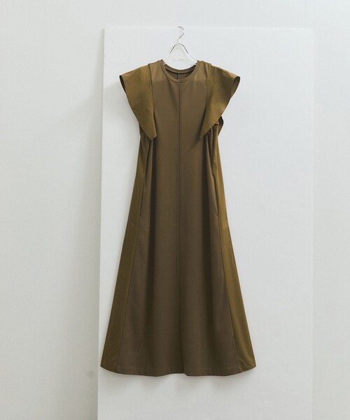 ADAM ET ROPE'（アダムエロペ）の「【WEB限定】セミフレアワンピース（ワンピース・レディース・ブラック/チャコール/ブラウン・F）」の4枚目の写真