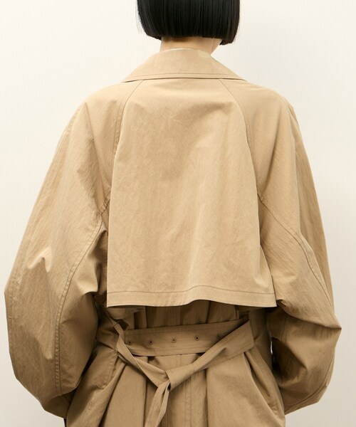 ADAM ET ROPE'（アダムエロペ）の「リラックスライトトレンチコート（トレンチコート・レディース・オフホワイト/ベージュ・36/38）」の16枚目の写真