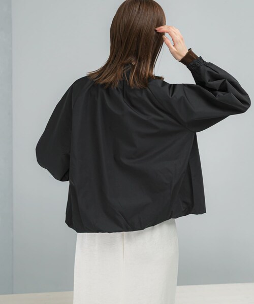 URBAN RESEARCH ROSSO（アーバンリサーチロッソ）の「MARILYN MOON　pleats twill blouson（ブルゾン・レディース・BLACK/BEIGE・Free）」の5枚目の写真