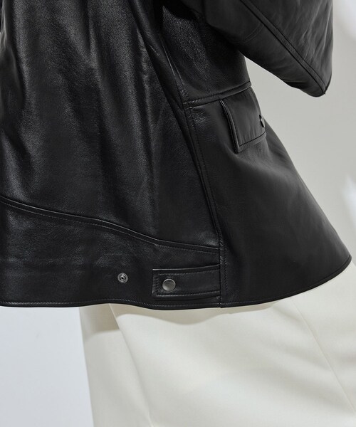 ADAM ET ROPE'(アダムエロペ)の「【IHNN(イン)】 別注Collarless Leather Jacket(ノーカラージャケット・レディース・ブラック・36/38)」の11枚目の写真
