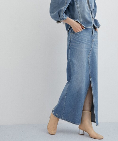 ADAM ET ROPE'(アダムエロペ)の「【サステナブル】コルセットディテールデニムスカート(デニムスカート・レディース・サックス/ターコイズ・36/38)」の2枚目の写真