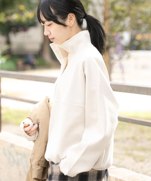 EKAL（エカル）の「ウォームドジャージスタンドプルオーバー（その他トップス・レディース・アイボリー/ブラック/ブラウン・one）」の5枚目の写真