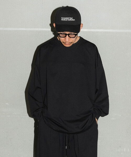 URBAN RESEARCH(アーバンリサーチ)の「Wide Dad BREEZY TECH LONG-SLEEVE T-SHIRTS(Tシャツ/カットソー・メンズ・D.NAVY/BLACK/CHARCOAL・1/2)」の9枚目の写真