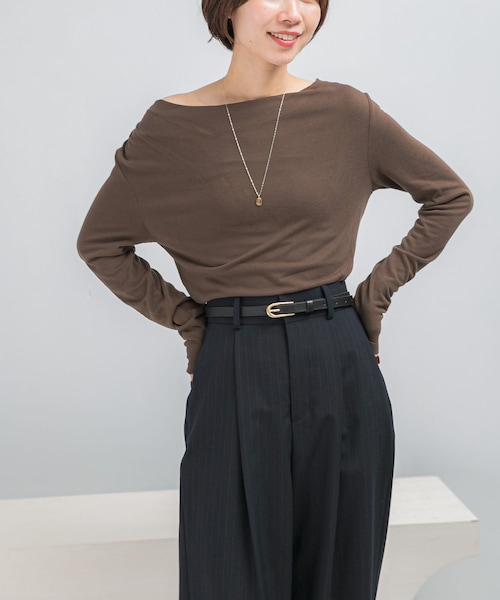 URBAN RESEARCH ROSSO（アーバンリサーチロッソ）の「2WAYネックオフショルプルオーバー（Tシャツ/カットソー・レディース・OFF WHITE/BROWN/BLACK・FREE）」の4枚目の写真