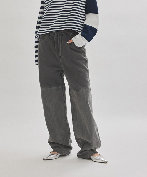 ADAM ET ROPE'(アダムエロペ)の「【AMOMENTO for ADAM ET ROPE'】別注DRAWSTRING DENIM PANTS(その他パンツ・レディース・ブラック/チャコール/ベージュ/ブルー系・S)」の10枚目の写真