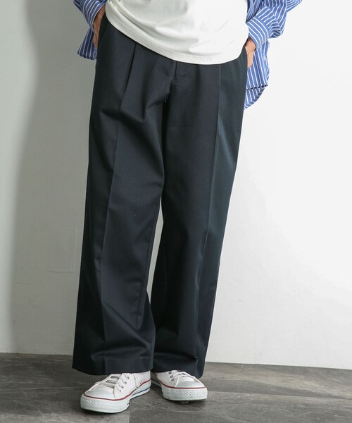 SENSE OF PLACE by URBAN RESEARCH（センスオブプレイスバイアーバンリサーチ）の「センタープレスストレートタックチノパンツ（チノパンツ・メンズ・GREIGE/BLACK・M/L）」の4枚目の写真