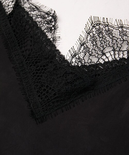 ADAM ET ROPE'（アダムエロペ）の「フレンチレースフィブリルサテンキャミソール（キャミソール・レディース・ブラック/オフホワイト・F）」の22枚目の写真