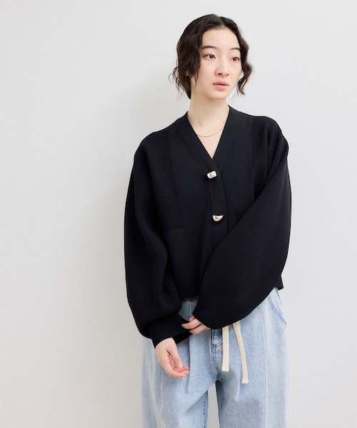 ADAM ET ROPE'(アダムエロペ)の「【WEB限定】・【サステナブル】セレクトネックカーディガン(カーディガン/ボレロ・レディース・チャコール/オフホワイト/キナリ/ネイビー/ネイビー系/ラベンダー・F)」の12枚目の写真