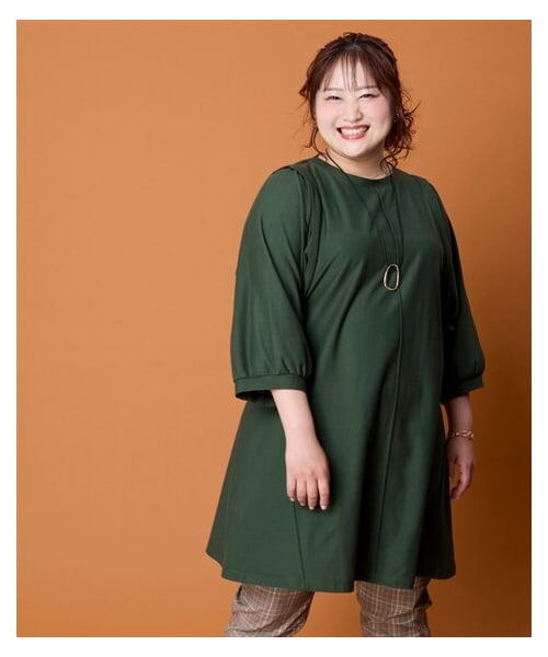 nissen（ニッセン）の「＜大きいサイズ＞【スッキリ見え設計】体のラインをひろいにくい袖バルーンフレアチュニック(抗菌防臭)（チュニック・レディース・黒/ダスティパープル/フォレストカーキ/スモーキーブルー・L/LL/3L/4L/5L/6L/8L/10L）」の12枚目の写真