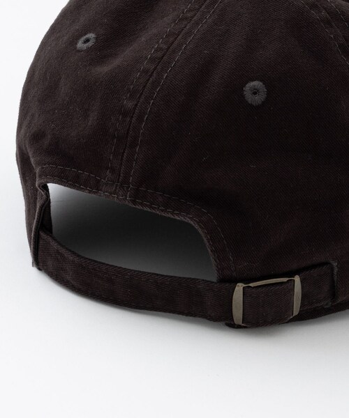 ADAM ET ROPE'(アダムエロペ)の「【AMERICAN NEEDLE】BASEBALL CAP(キャップ・レディース・ブラック/レッド・F)」の6枚目の写真