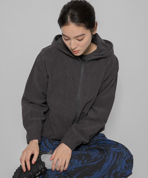 EKAL（エカル）の「SOLOTEX コーデュロイパーカー（パーカー・レディース・ブラック/モカグレー・One）」の16枚目の写真