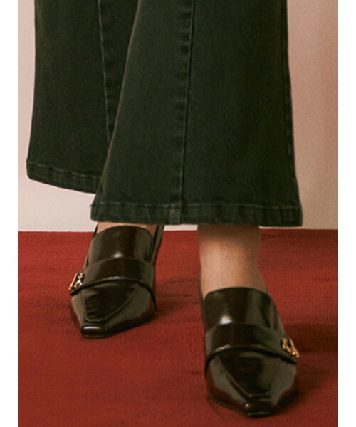 RESEXXY（リゼクシー）の「ポインテッドトゥローファーミュール（その他シューズ・レディース・ブラック/ブラウン・S/M/L）」の6枚目の写真