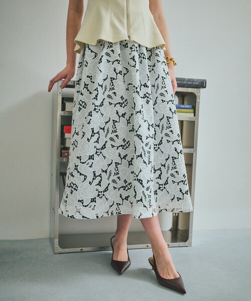ROPE'(ロペ)の「【一部店舗限定】【REALM(レルム)】LACE SKIRT|ウエストタックスカート(スカート・レディース・ホワイト/ブラック・36/38)」の15枚目の写真