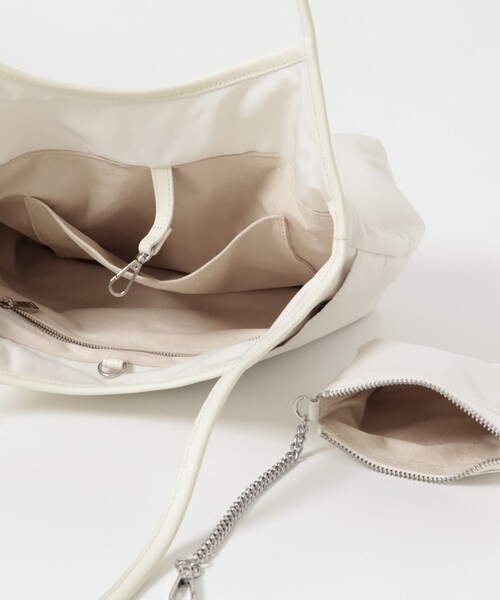 RODE SKO（ロデスコ）の「hun RODESKO　Dual pouch tote（トートバッグ・レディース・SHIRO/BLACK・-）」の14枚目の写真