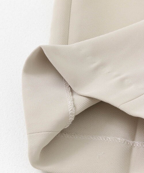 URBAN RESEARCH ROSSO（アーバンリサーチロッソ）の「CHIGNON　チャーム付テーパードパンツ（その他パンツ・レディース・LBEIGE/BLACK・36/38）」の11枚目の写真