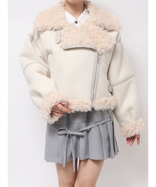 dazzlin（ダズリン）の「ビッグカラームートンブルゾン（ムートンコート・レディース・アイボリー/ブラック/ピンク/ブラウン・F）」の12枚目の写真