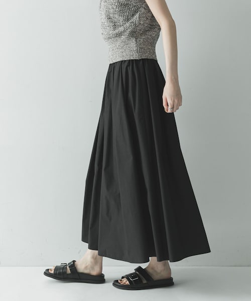 URBAN RESEARCH（アーバンリサーチ）の「撥水ギャザーボリュームスカート（スカート・レディース・OFF WHITE/BLACK・Free）」の14枚目の写真