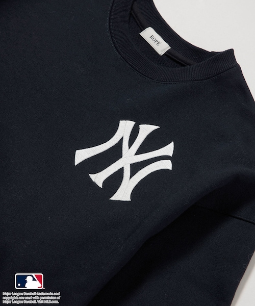 ROPE'(ロペ)の「【MLB COLLECTION BY JUN】ロゴスウェット(スウェット・レディース・グレー/ダークブラウン/ネイビー・F)」の16枚目の写真
