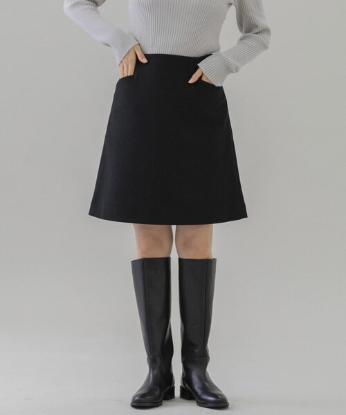 URBAN RESEARCH Sonny Label（アーバンリサーチサニーレーベル）の「メルトン風台形ミニスカート（スカート・レディース・ブラック/ベージュ・36/38）」の3枚目の写真