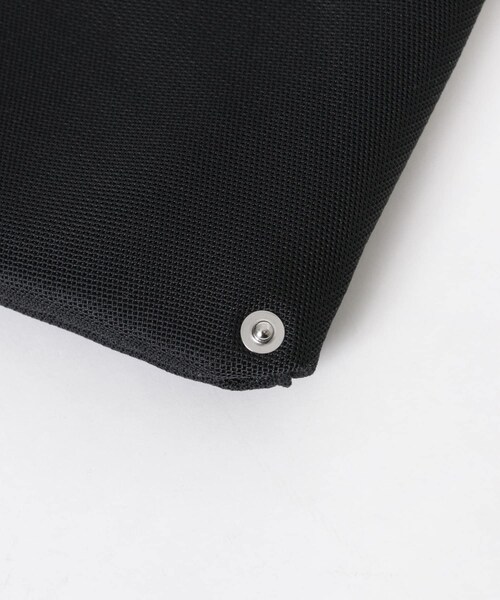 URBAN RESEARCH（アーバンリサーチ）の「MM6　P6414 HAND BAG（トートバッグ・レディース・T8013Black・-）」の7枚目の写真