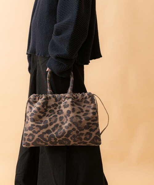URBAN RESEARCH（アーバンリサーチ）の「Ch!iii×URBAN RESEARCH　別注Squeeze clutch（クラッチバッグ・レディース・Leopard/Taupe・-）」の17枚目の写真