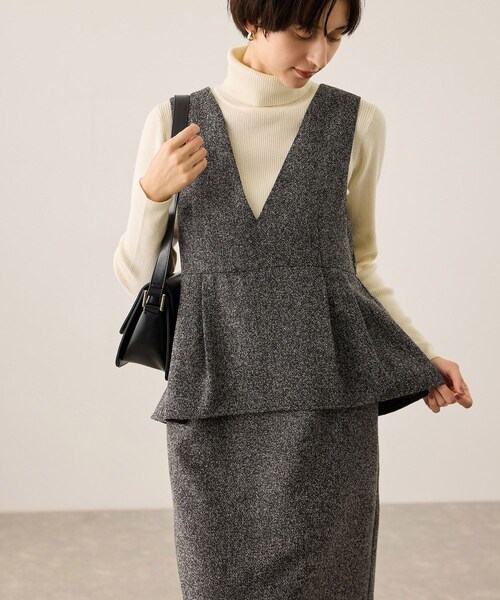 ROPE' PICNIC（ロペピクニック）の「【新色追加】レイヤード風ペプラムジャンパースカート（ジャンパースカート・レディース・ブラック/チャコール/ダークブラウン/グレー・L/M/S）」の12枚目の写真