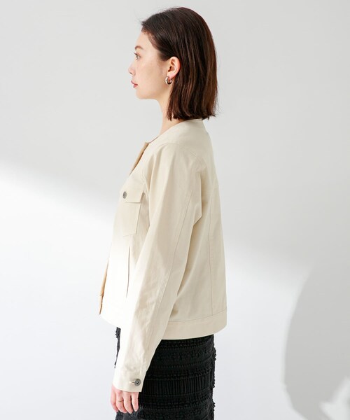 URBAN RESEARCH Sonny Label（アーバンリサーチサニーレーベル）の「ナチュラルストレッチノーカラーコットンジャケット（ノーカラージャケット・レディース・アイボリー/ブルーグレー/ベージュ・FREE）」の5枚目の写真