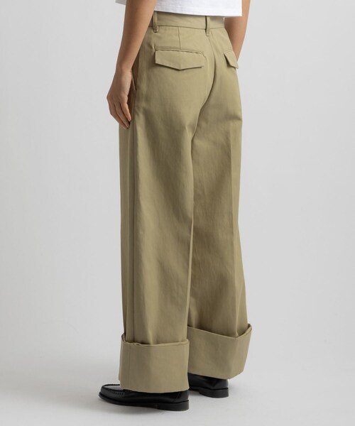 Saturdays NYC(サタデーズ ニューヨークシティ )の「Kim Pleated Pants | WOMEN(その他パンツ・レディース・ベージュ/ネイビー・L/M/S)」の15枚目の写真