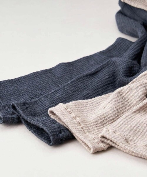 かぐれ（カグレ）の「くらしきぬ　シルク＆ウール ウォーマー（レッグウォーマー・レディース・チャコール/グレージュ・Free）」の6枚目の写真