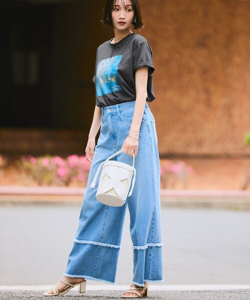 VIS(ビス)の「【接触冷感】箔グラフィックアートTシャツ(Tシャツ/カットソー・レディース・チャコール/ホワイト/ホワイト系・F)」の8枚目の写真