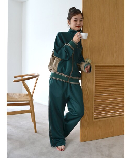 Ungrid（アングリッド）の「バイカラートラックパンツ（その他パンツ・レディース・グリーン/ネイビー・F）」の2枚目の写真