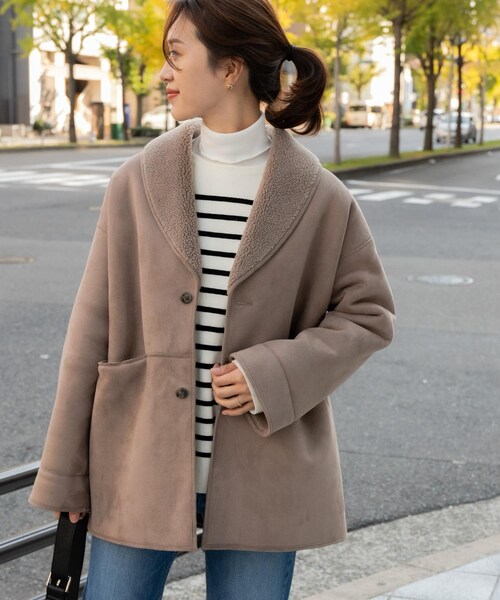URBAN RESEARCH DOORS（アーバンリサーチドアーズ）の「フェイクムートンミドルコート（ムートンコート・レディース・GREGE/BEIGE・M）」の5枚目の写真
